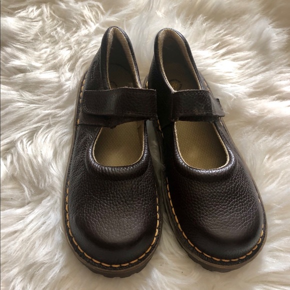 Dr. Martens Other - Brown Dr. Martens Mary Janes